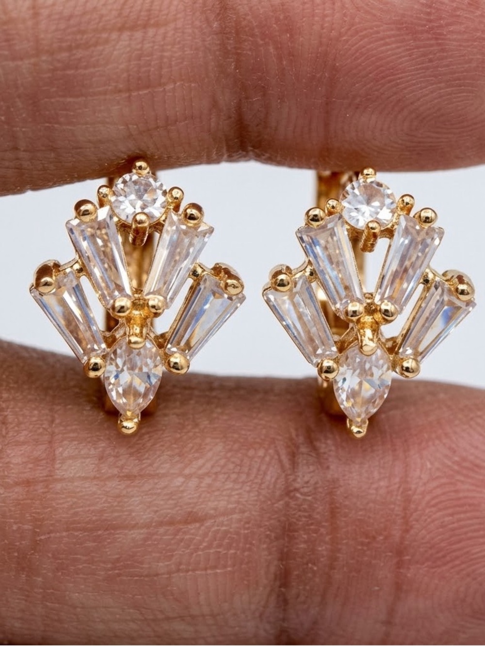 Gold plated Cubic Zirconia Stud Earrings - White Crystals